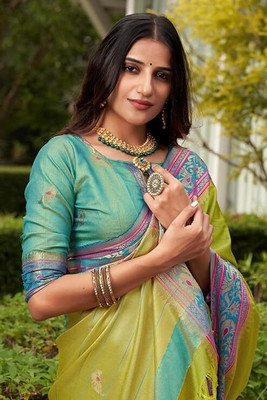 Divastri Woven Banarasi Silk Blend Saree(Light Green)