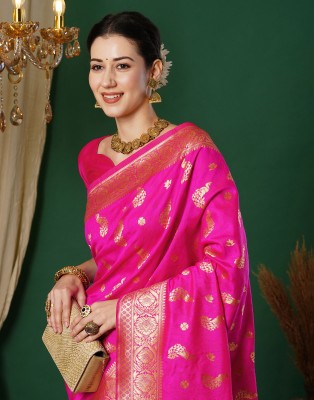 Samah Woven, Embellished, Self Design Kanjivaram Silk Blend, Jacquard Saree(Magenta, Gold)