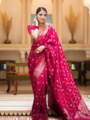 Divastri Woven Banarasi Silk Blend Saree(Pink)