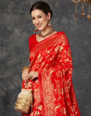 Samah Woven, Embellished, Self Design Kanjivaram Silk Blend, Jacquard Saree(Red, Gold)