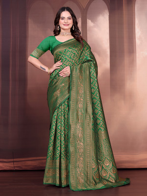 maayro Embellished Banarasi Silk Blend Saree(Green)