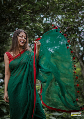 Bengal S Solid/Plain Handloom Cotton Blend Saree(Light Green)