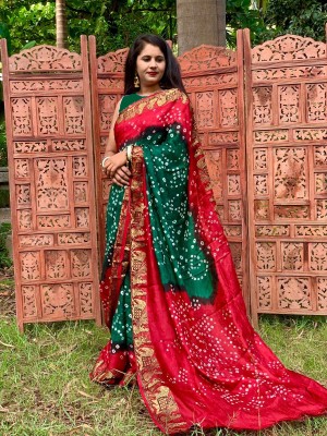 JERAVI Enterprise Printed Bandhani Art Silk Saree(Dark Green, Red)