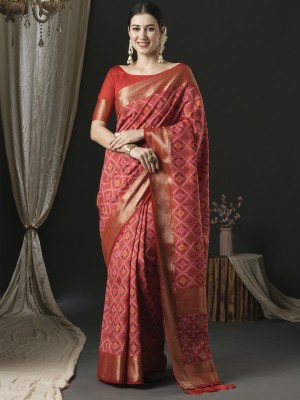 Divastri Woven Patola Silk Blend Saree(Red)