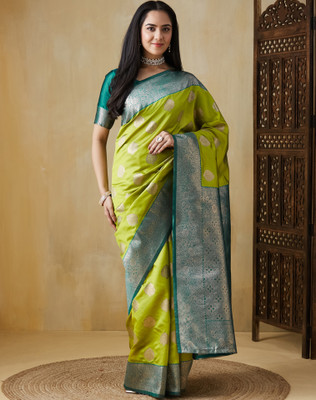 Divastri Woven, Embellished Banarasi Silk Blend Saree(Green)