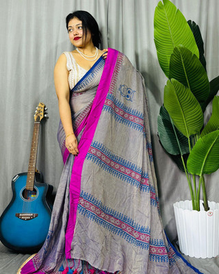 JONAKI Blocked Printed Handloom Mulmul, Khadi Saree(Grey, Pink)