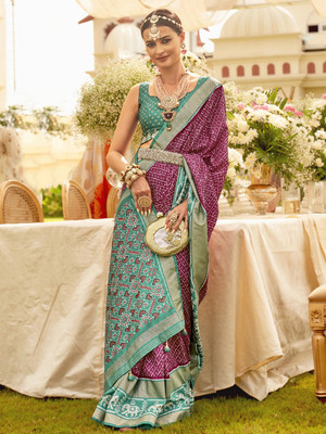 Sareemall Woven Patola Silk Blend Saree(Magenta)