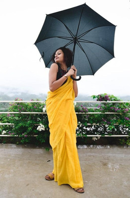 Binay textile Color Block Handloom Cotton Silk Saree(Yellow)