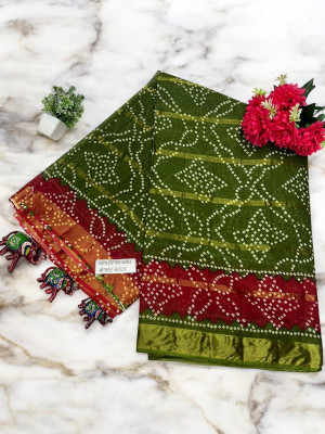 KRISHNA NX Printed Bandhani Pure Cotton Saree(Green)
