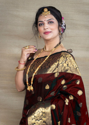 Nimidiya Printed Banarasi Silk Blend Saree(Maroon)