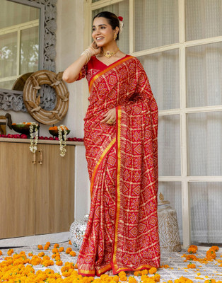Samah Printed Bandhani Crepe, Silk Blend Saree(Red, Gold)
