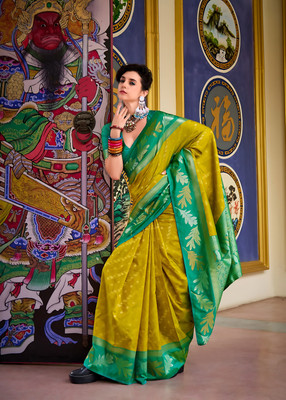 REENAA'S Woven Banarasi Art Silk Saree(Green, Yellow)