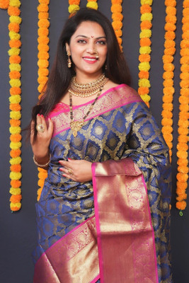 ALPENIKA Embellished, Woven Kanjivaram Silk Blend Saree(Dark Blue, Pink)