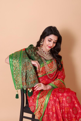 LAVYANSH CREATION Self Design, Printed Patola Silk Blend, Jacquard Saree(Red)