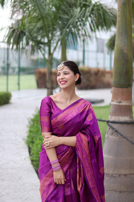 Shoponbit Self Design Banarasi Pure Silk Saree(Black)