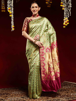 Divastri Printed Kanjivaram Silk Blend Saree(Light Green)