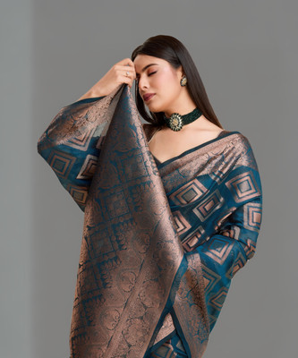 yourwish Embellished, Self Design, Woven Bollywood Organza, Jacquard Saree(Dark Green, Gold)