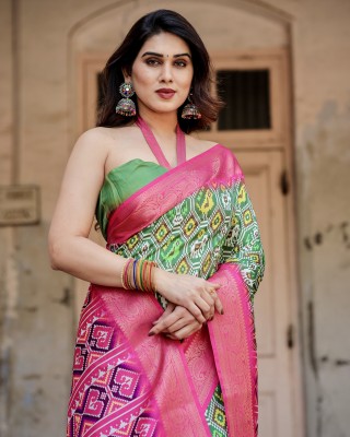 ALMAARI FASHION Digital Print Kalamkari Silk Blend Saree(Green)