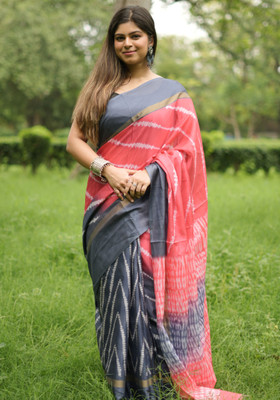 PremVastra Digital Print Bollywood Silk Blend Saree(Red)