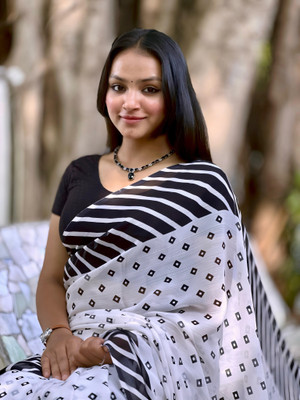 TEN R Printed Daily Wear Georgette Saree(Multicolor)