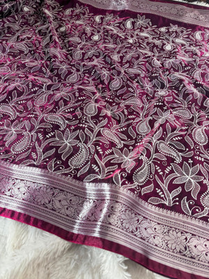 Banaras silk palace Embroidered Banarasi Satin Saree(Magenta)
