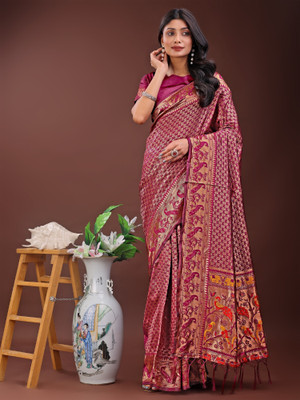 Divastri Woven Kanjivaram Silk Blend Saree(Magenta)