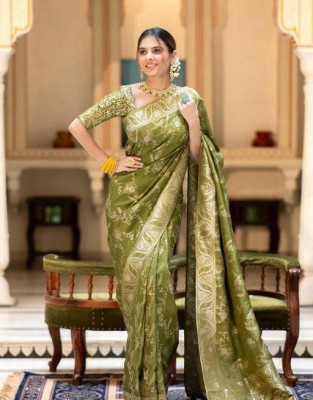 Bansari Textiles Embellished, Applique Kanjivaram Art Silk Saree(Light Green)