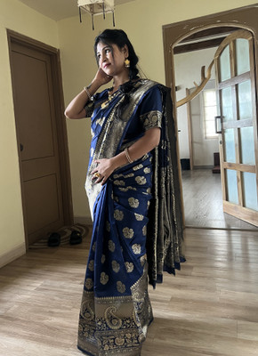 VIBHAGYAA Woven Kanjivaram Pure Silk, Jacquard Saree(Dark Blue)
