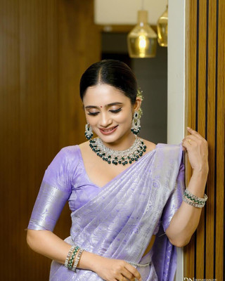 ShivLeela Woven, Self Design Banarasi Silk Blend Saree(Purple)