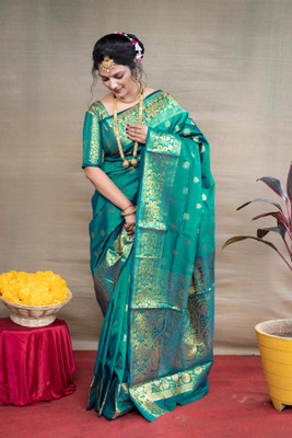 Omsaiarts Woven Kasavu Silk Blend Saree(Multicolor)