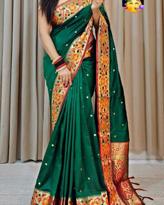 SICHYAH Embellished Paithani Silk Blend Saree(Green)