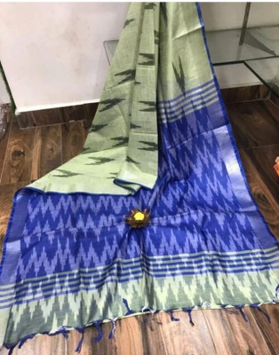 Manikant Handloom Printed Ikkat Cotton Blend Saree(Blue, Grey)