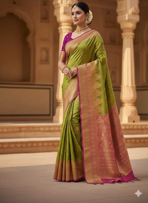 Lady Style Woven Banarasi Silk Blend Saree(Green)