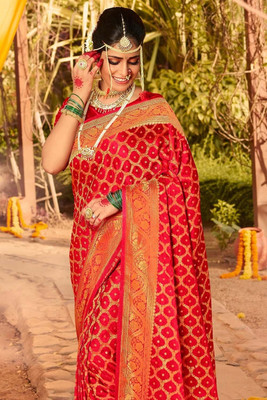 PARAMPARA CREATION Woven Kanjivaram Pure Silk Saree(Red)