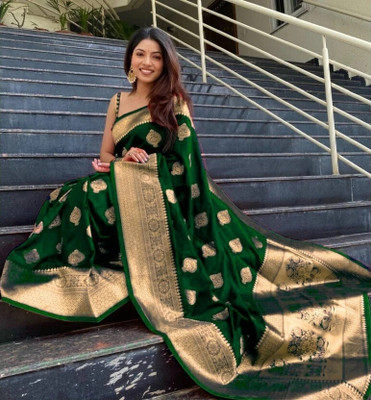 Parangi-A planet of style Woven Banarasi Cotton Silk Saree(Green)