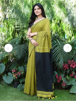 Sandhyatara Solid/Plain Handloom Pure Cotton Saree(Yellow, Black)