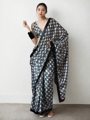 Divastri Printed Bollywood Silk Blend Saree(Grey, Black)