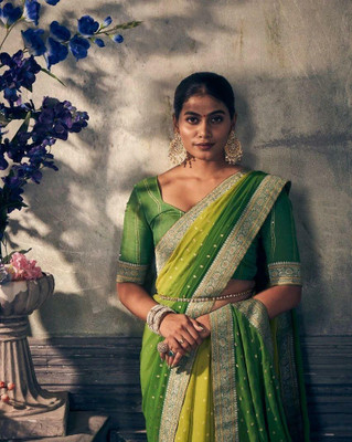 Upalksh Floral Print Bollywood Georgette Saree(Light Green)