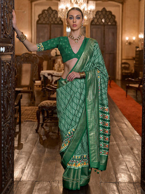 ANOUK Embellished Pochampally Silk Blend Saree(Green)