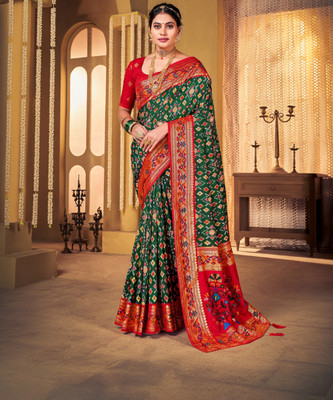 Sareemall Self Design Patola Silk Blend Saree(Green)
