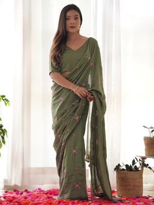 Divastri Embroidered Bollywood Silk Blend Saree(Green)