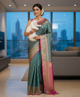 Afronza Embellished, Woven, Self Design Kanjivaram Silk Blend, Jacquard Saree(Dark Green, Pink)