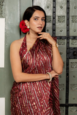 MIRCHI FASHION Printed, Striped Leheria Chiffon, Georgette Saree(Maroon, Beige, Gold)
