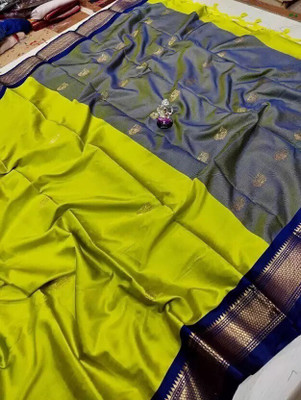 Vishal Creations Self Design Daily Wear Cotton Blend Saree(Dark Green, Black)