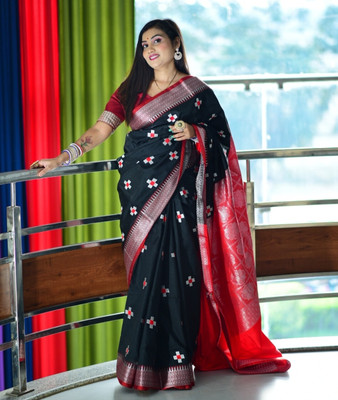 HouseOfCommon Woven Banarasi Jacquard Saree(Red)