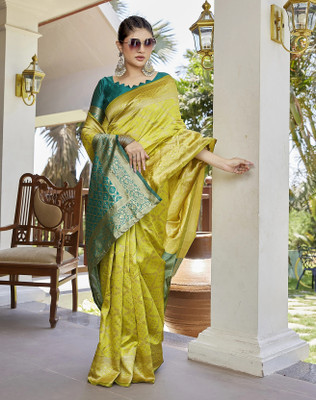 YASHIKA Self Design Kanjivaram Silk Blend Saree(Green)