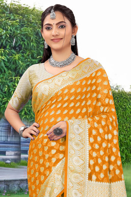 DHRUTI TEXTILES Dyed Banarasi Georgette Saree(Multicolor)