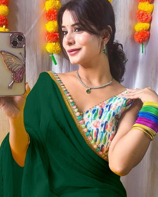 CHIGS Self Design Bollywood Georgette Saree(Green)