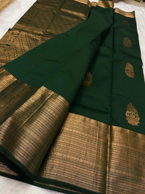 AVANTIKA FASHION Embellished Kanjivaram Pure Silk, Art Silk Saree(Green)