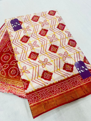 KRISHNA NX Printed Daily Wear Pure Cotton Saree(Cream)